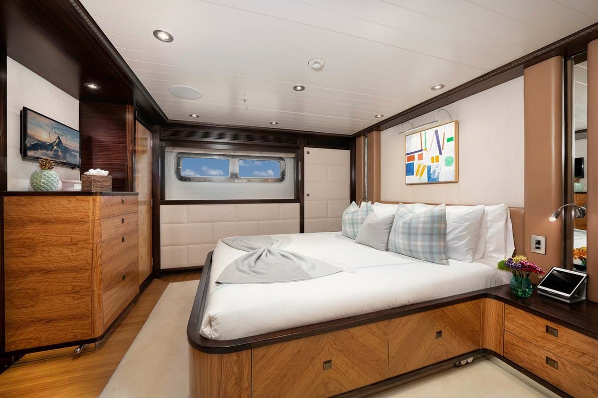 [MOTOR-YACHT-LORETTA-ANNE-EX-ALLOGANTE]-7444-5.jpg