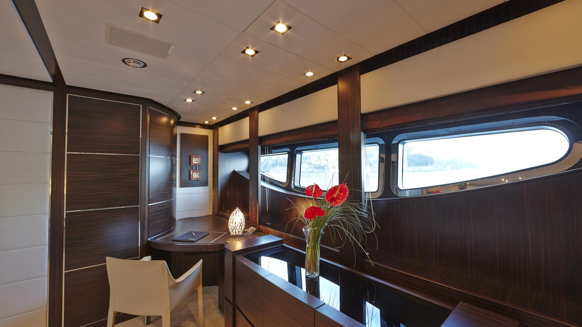 [MOTOR-YACHT-MAKIRA]-7245-3.jpg