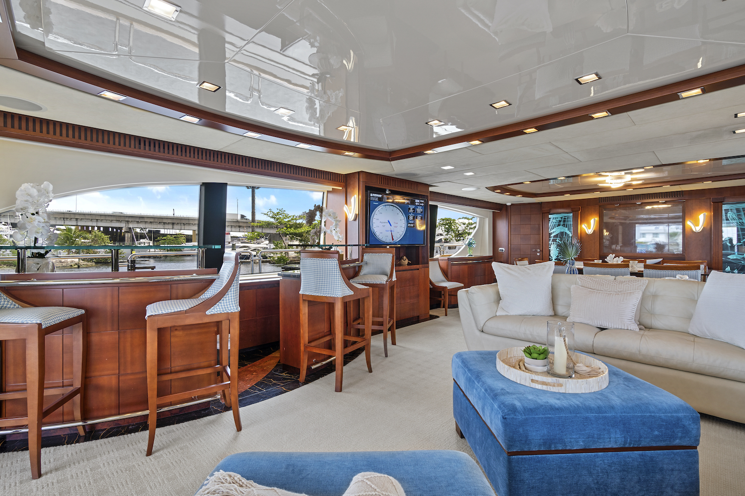 [MOTOR-YACHT-VIVERE]-7843-13.jpg