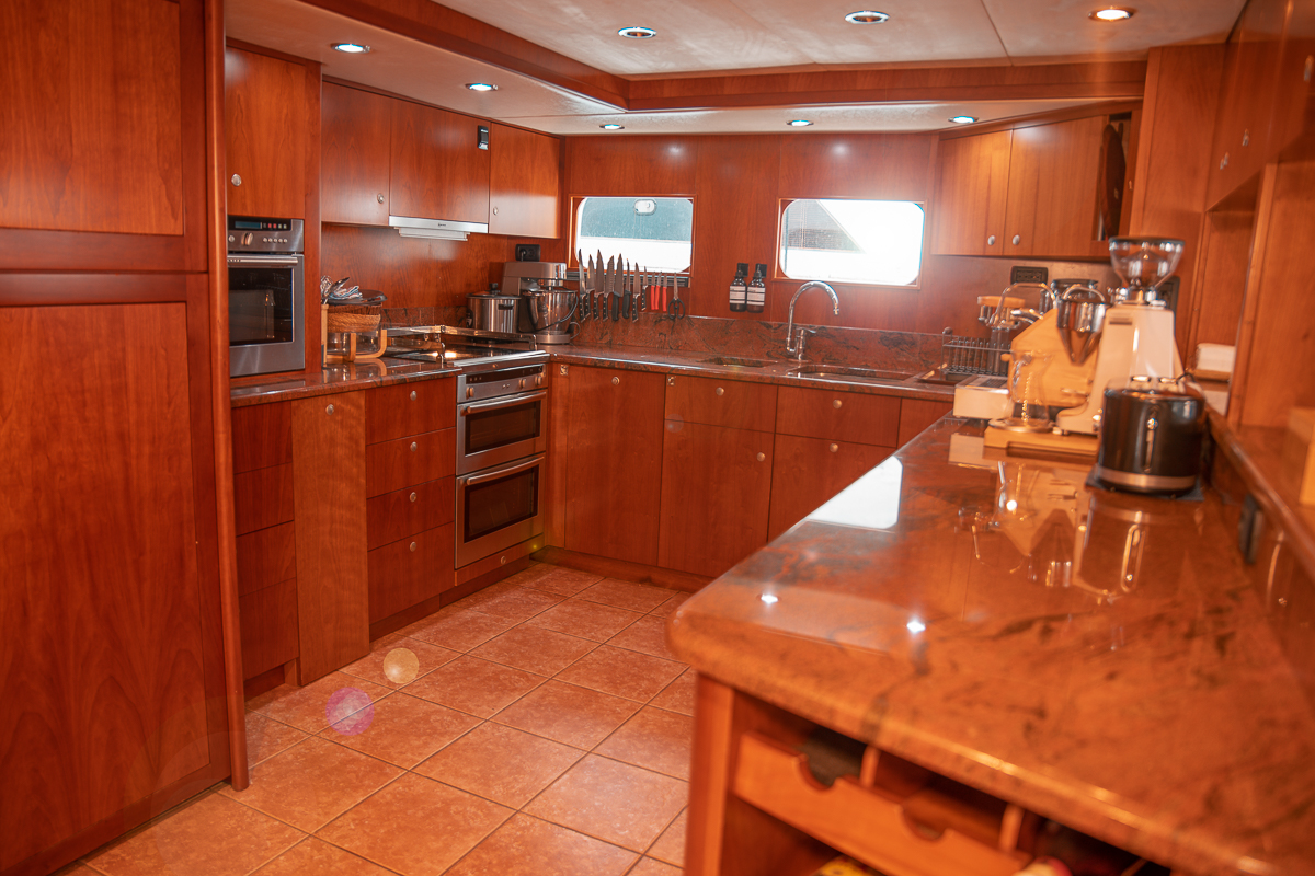[YACHT-VOYAGER]-7678-4.jpg