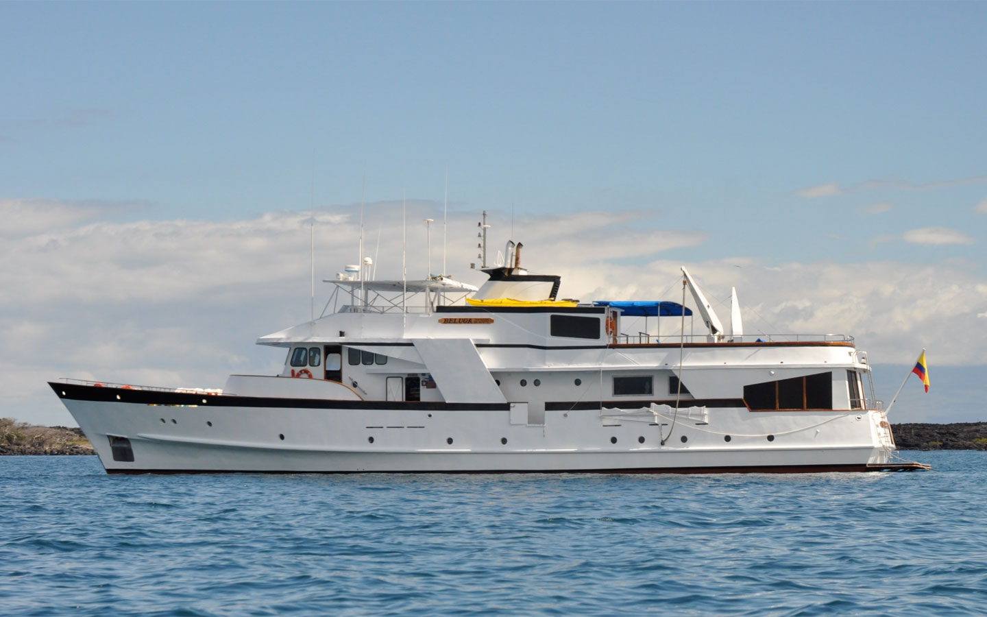 1-beluga-galapagos-yacht.jpg