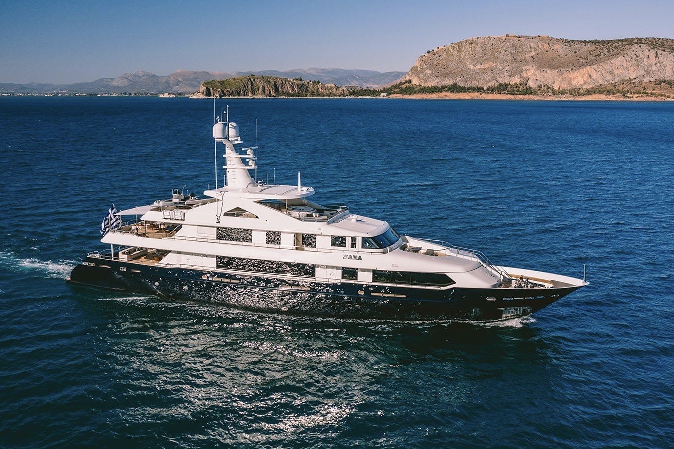 102 Luxury yacht XANA.jpg