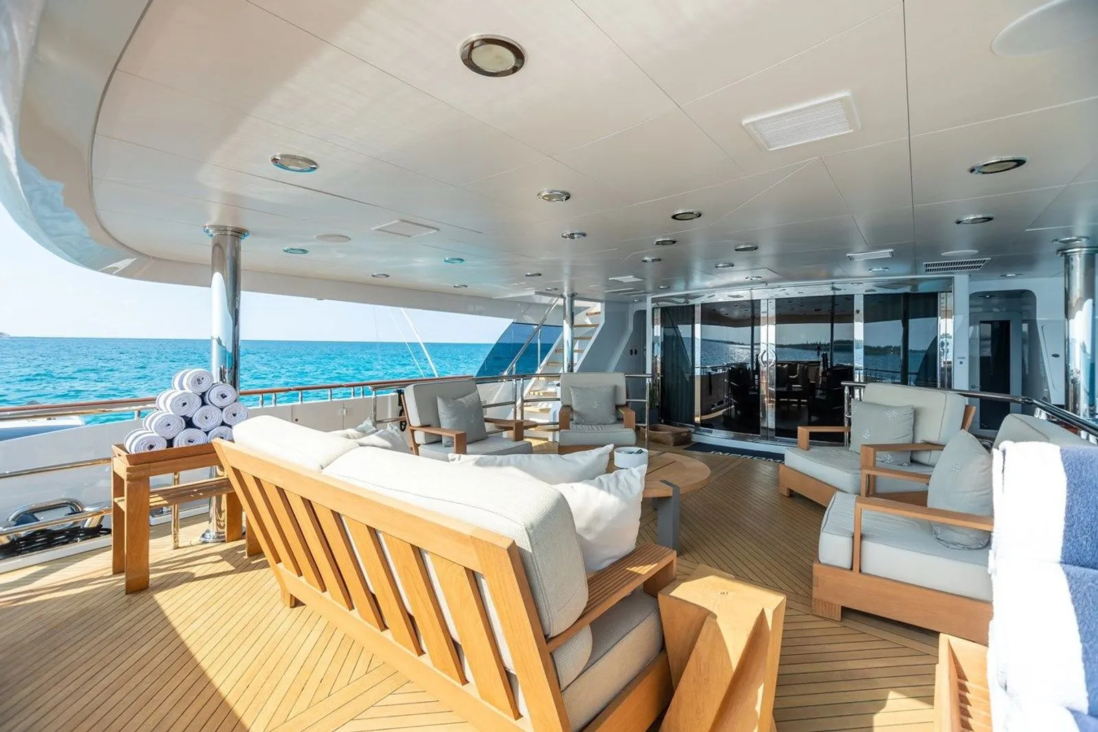 205 Main deck seating.jpg