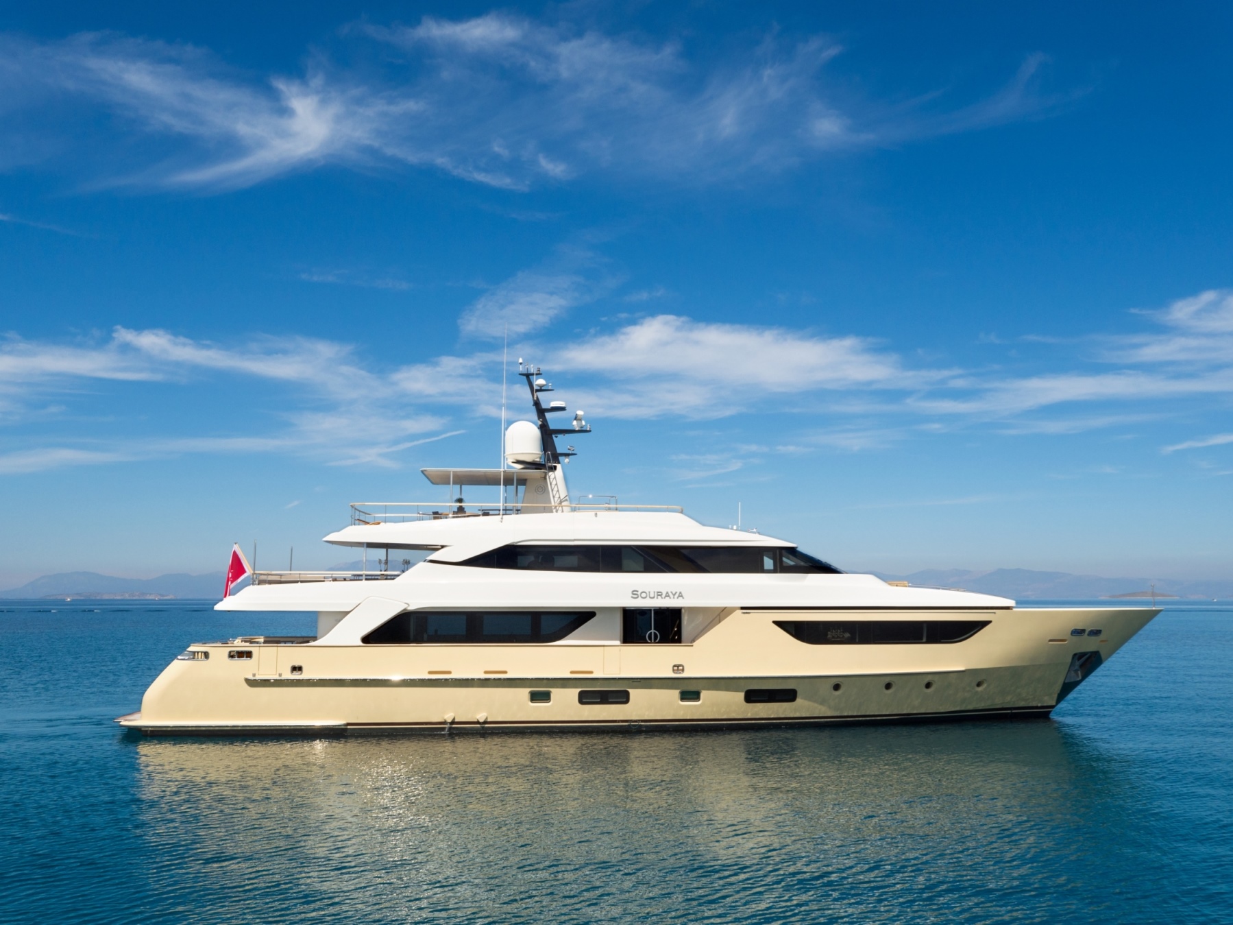 38m Sanlorenzo SOURAYA - Main shot.jpg
