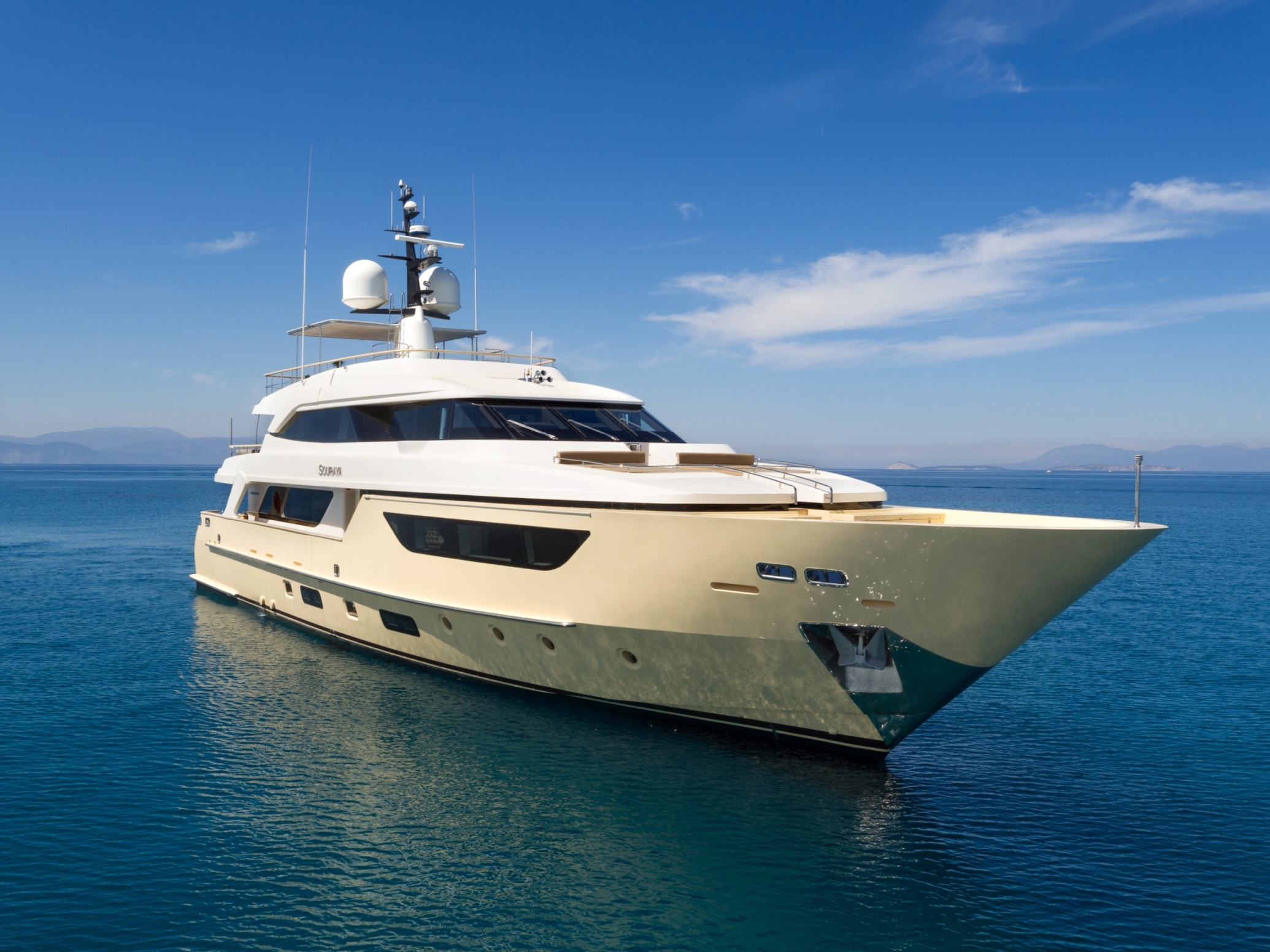 38m Sanlorenzo SOURAYA - Starboard bow.jpg