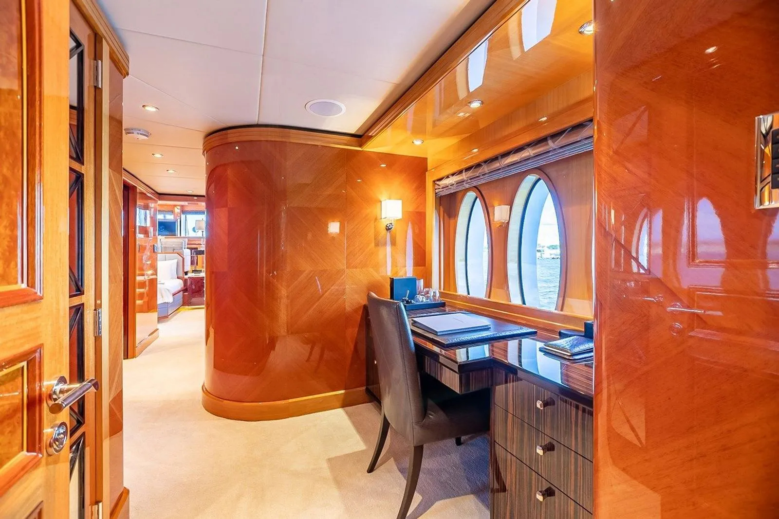 401 Master suite office.jpg