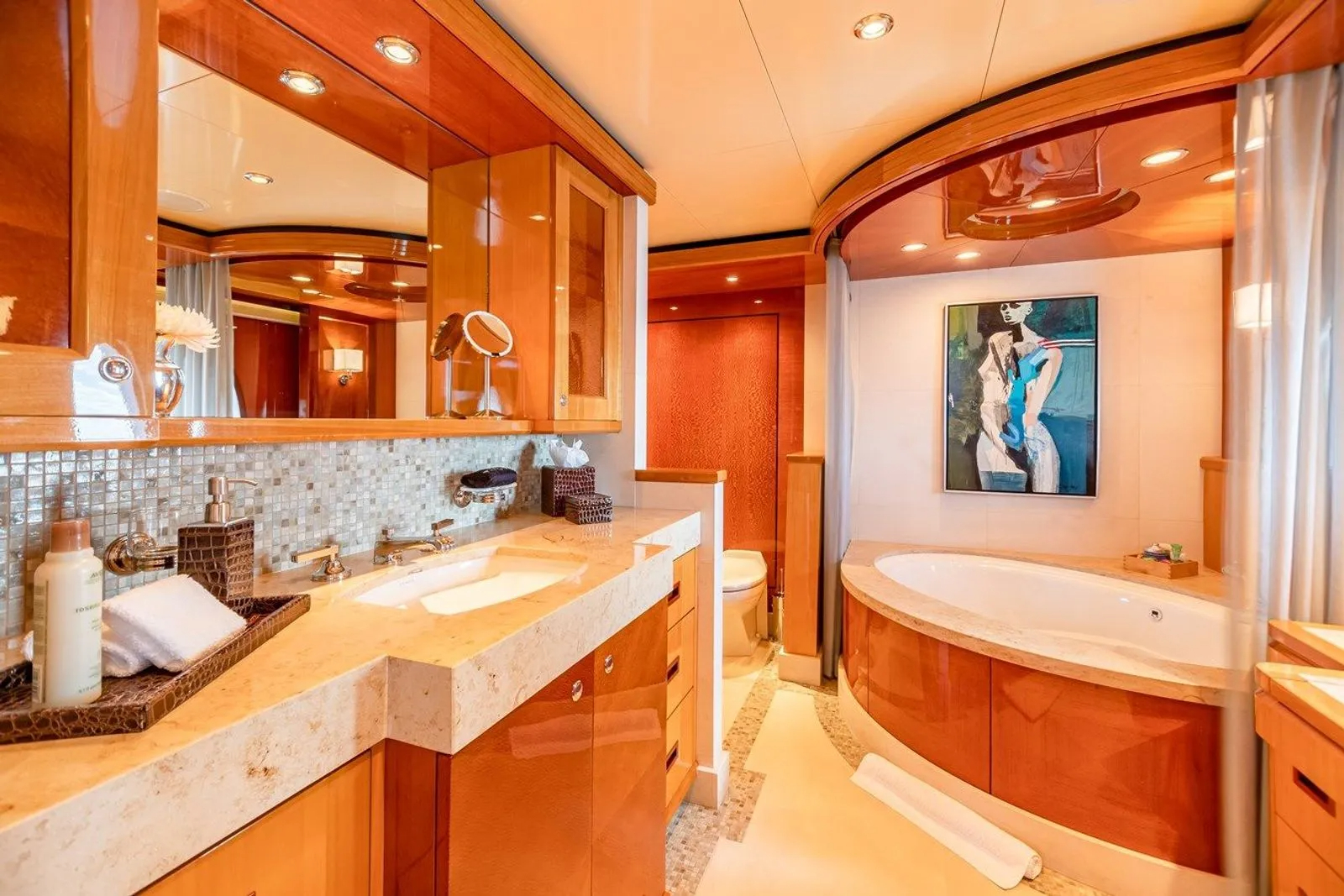 404 Master ensuite.jpg