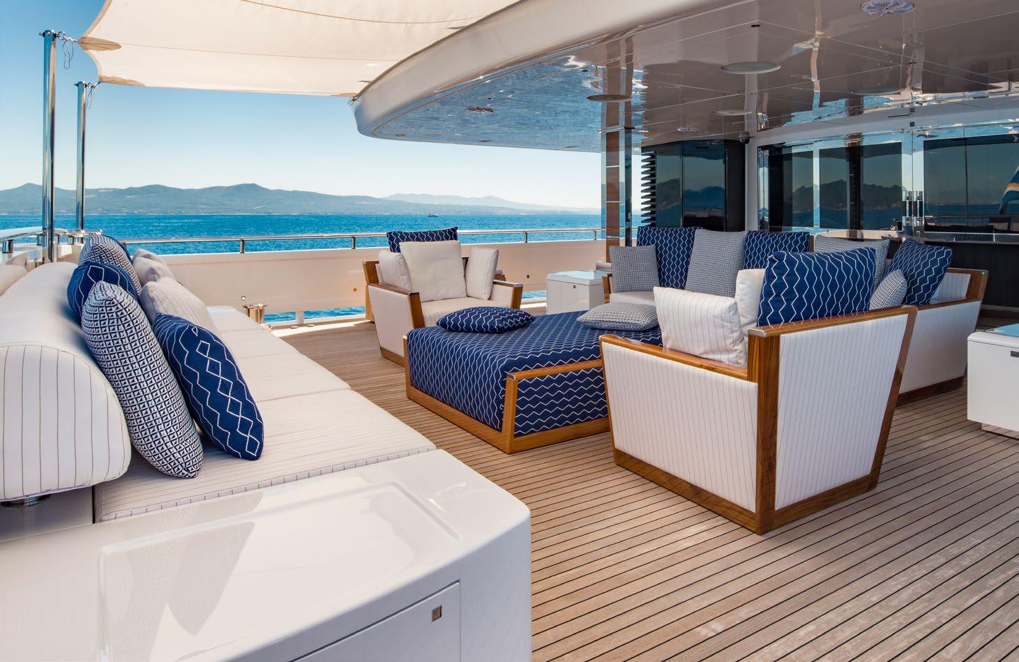 Aft deck seating.jpg