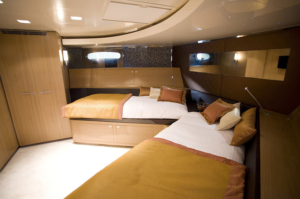 CABIN - V BERTH.jpg