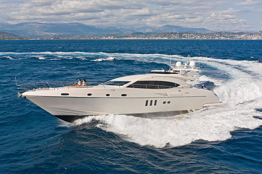 EXTERIOR - SIDE.jpg