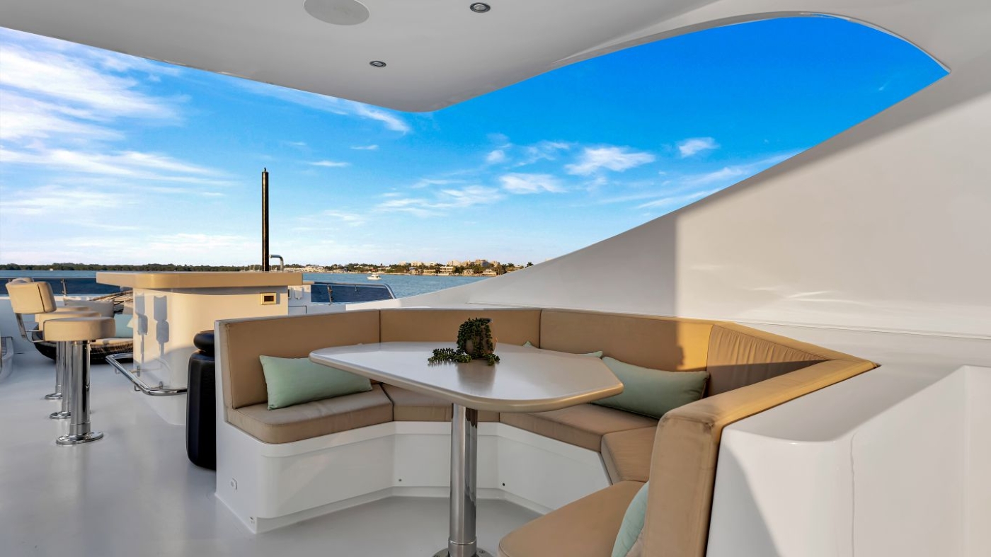 Exterior Relaxation area sea views 01.jpg