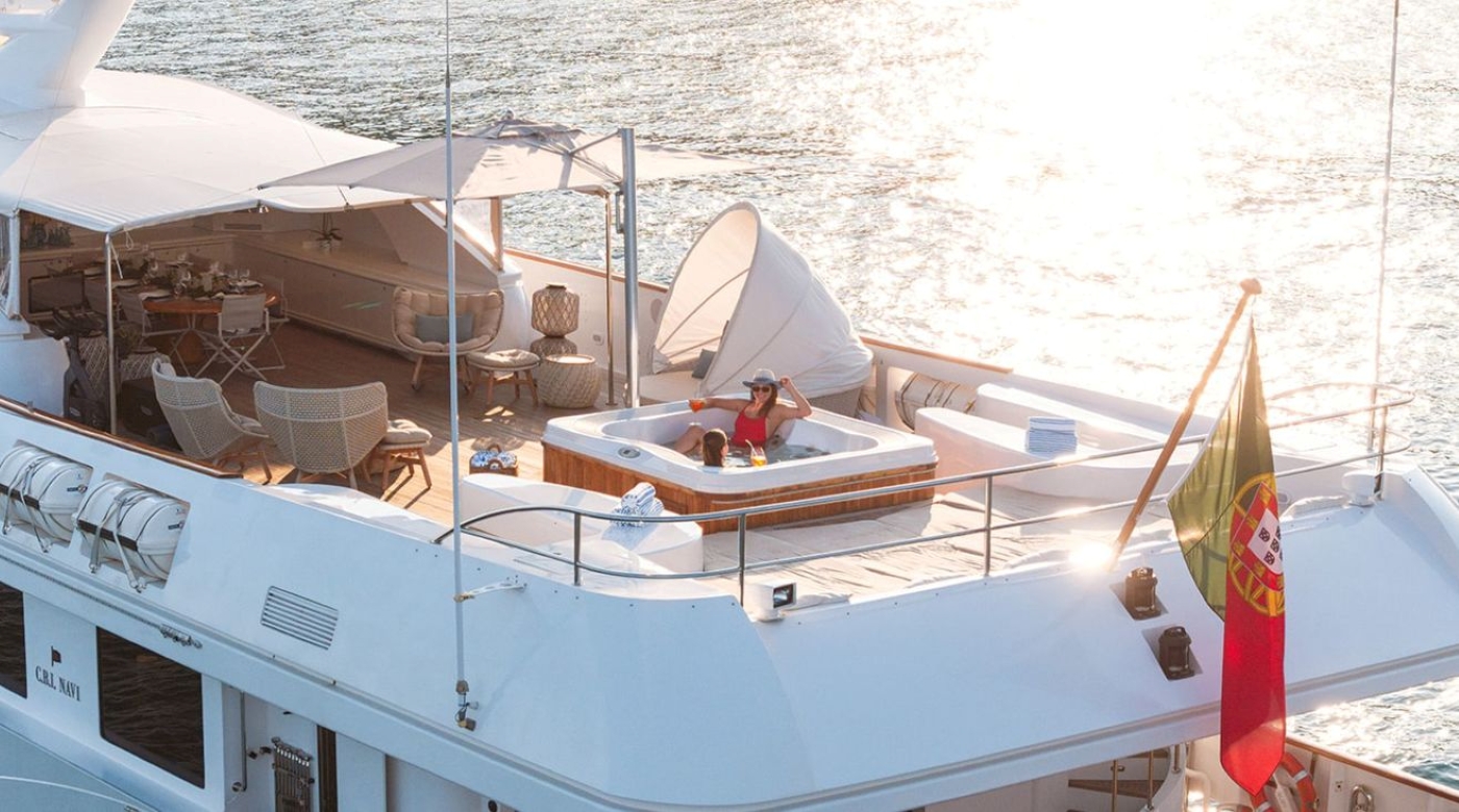 Exterior Sunbathing Area 01.jpg