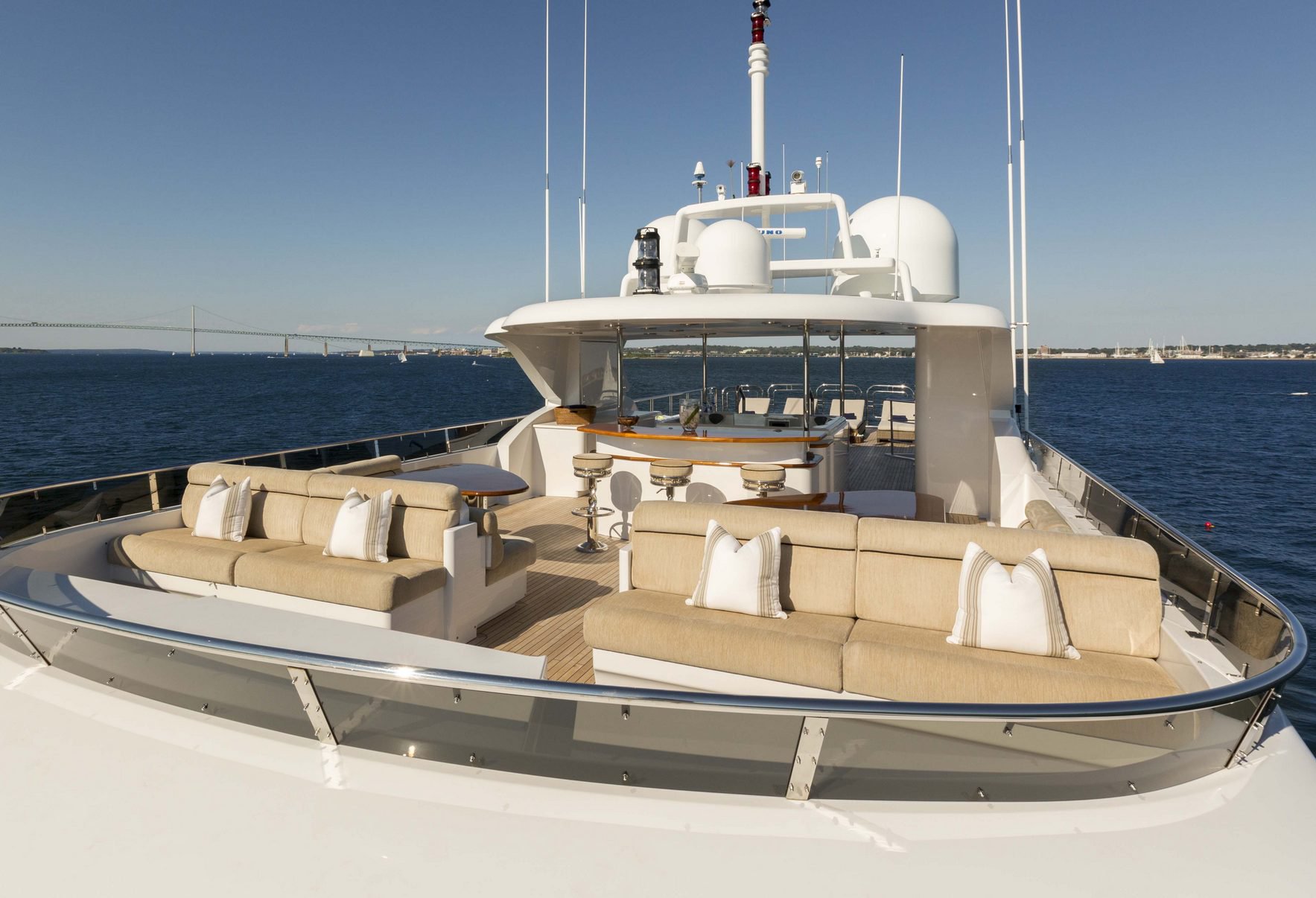 Flybridge .jpg