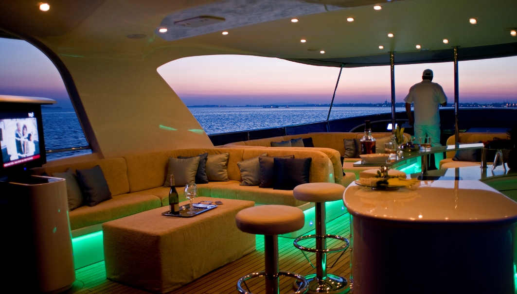 Flybridge by night.jpg