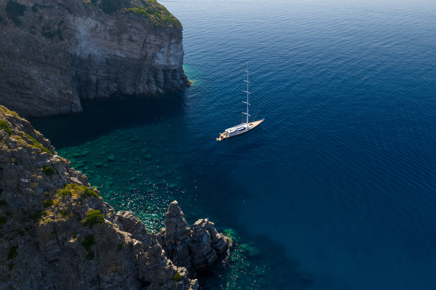 Genevieve © YachtShot H062.jpg