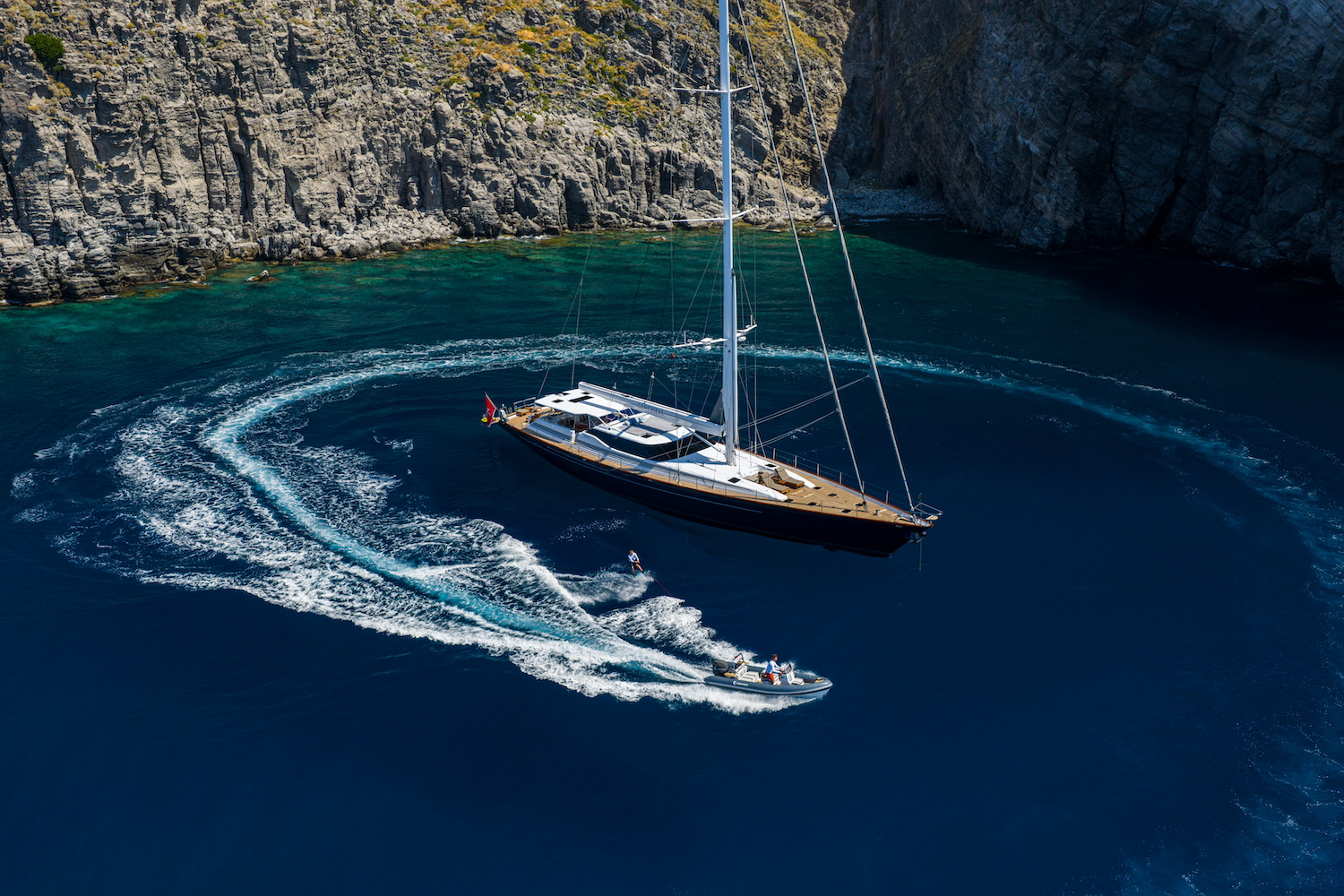 Genevieve © YachtShot H090.jpg