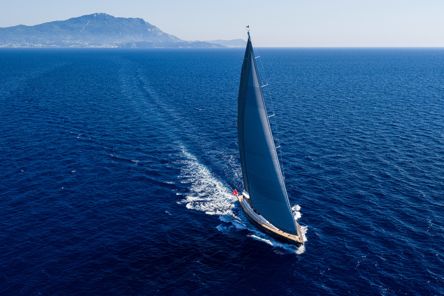 Genevieve © YachtShot H106.jpg