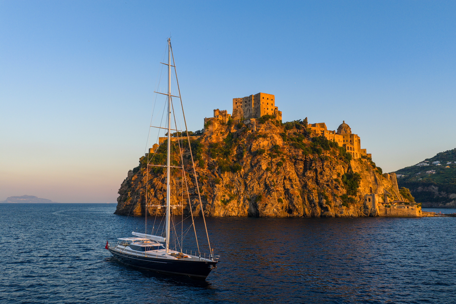 Genevieve © YachtShot H149.jpg