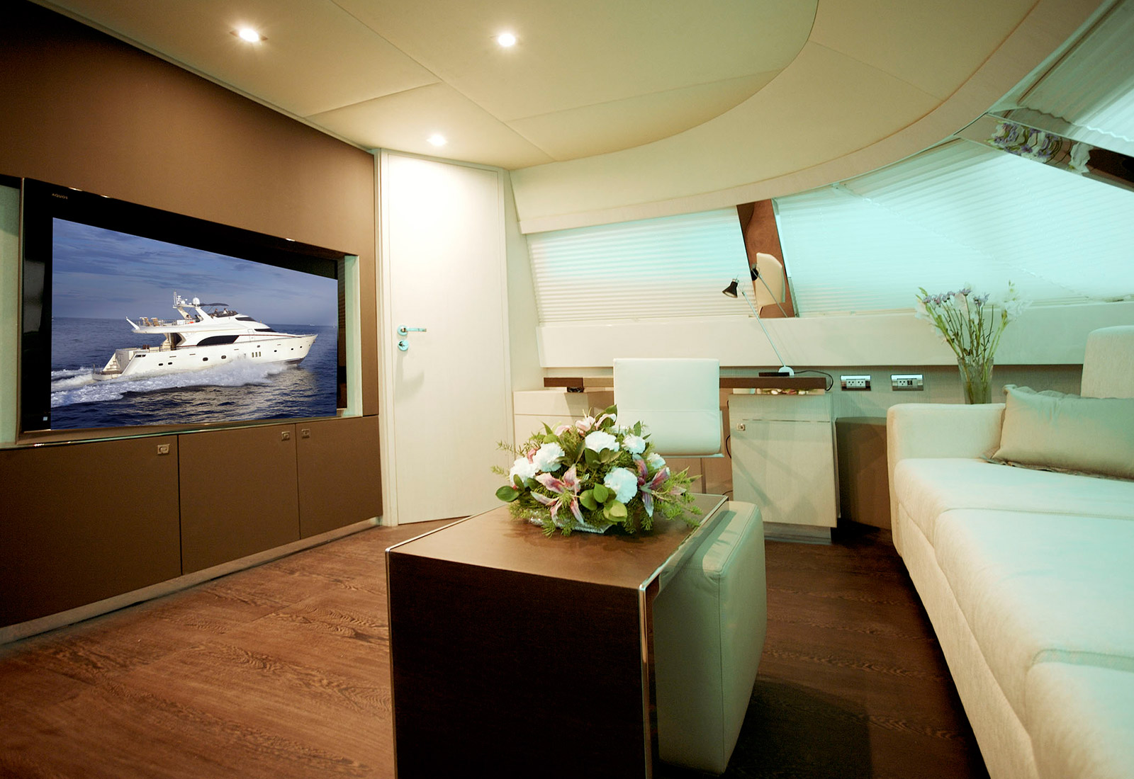 INTERIOR -LOUNGE.jpg