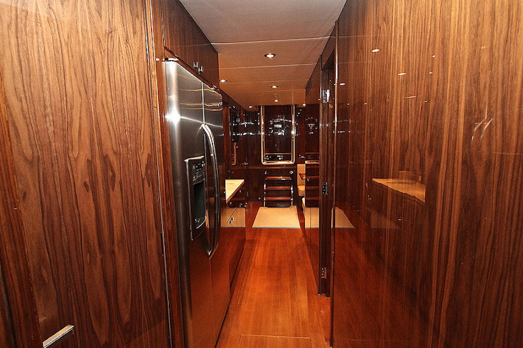 Interior 00002.jpg