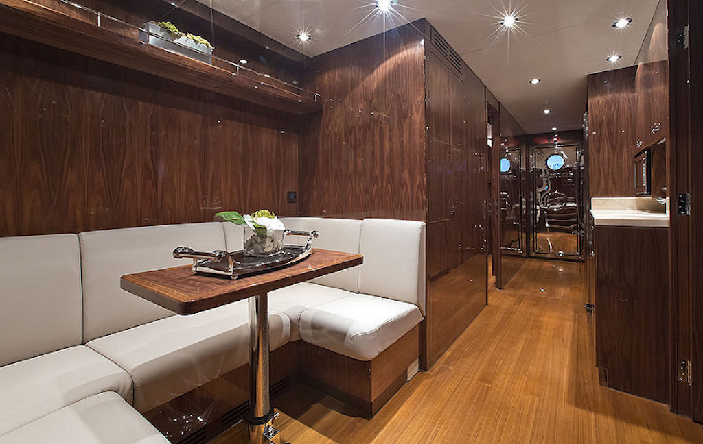 Interior 00010.jpg