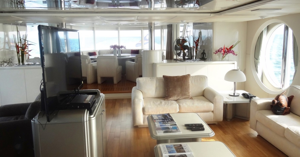 Lady Array 0924167.jpg