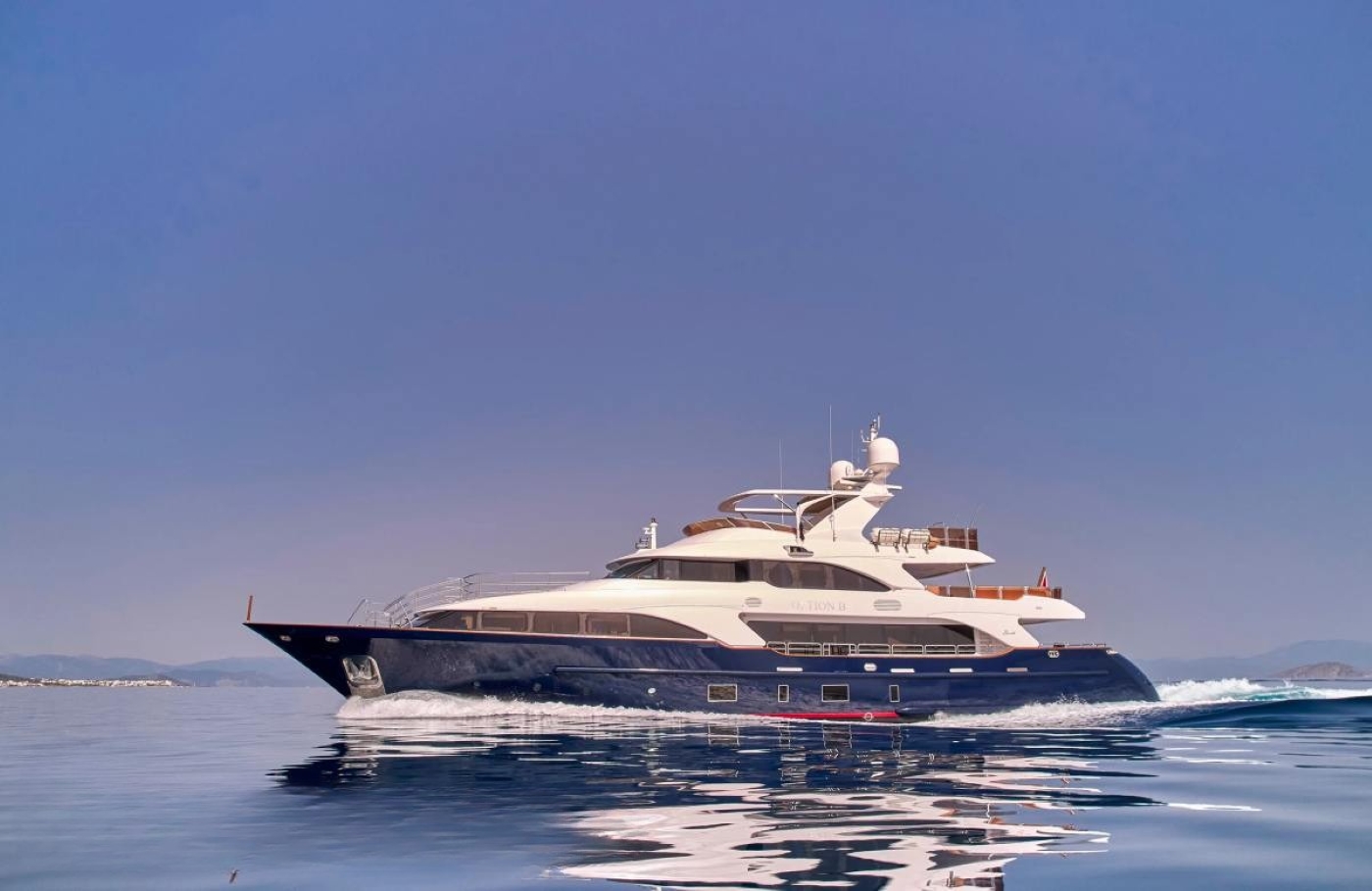 Luxury Superyacht OPTION B.jpg