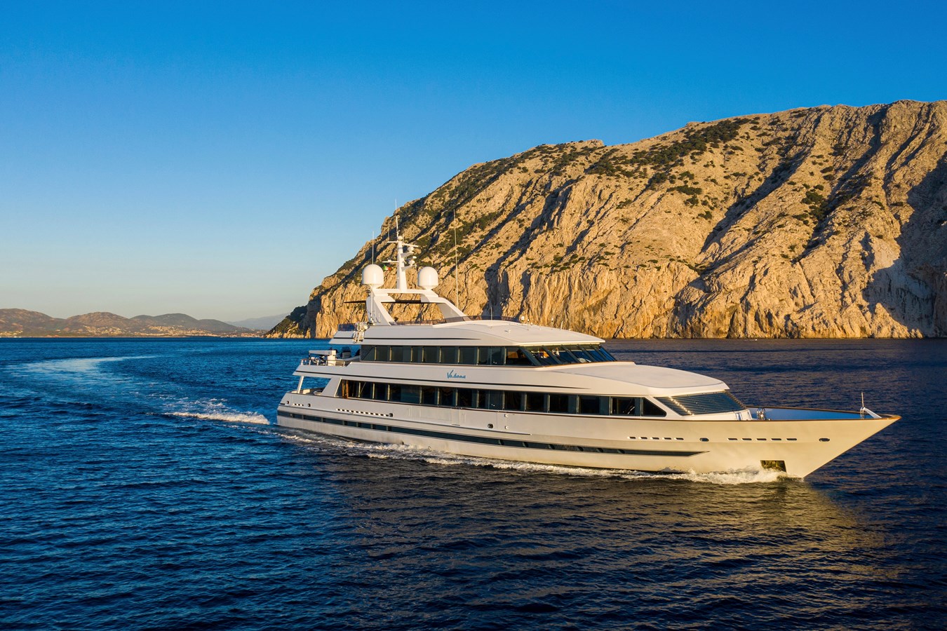 Luxury motor yacht VA BENE.jpg