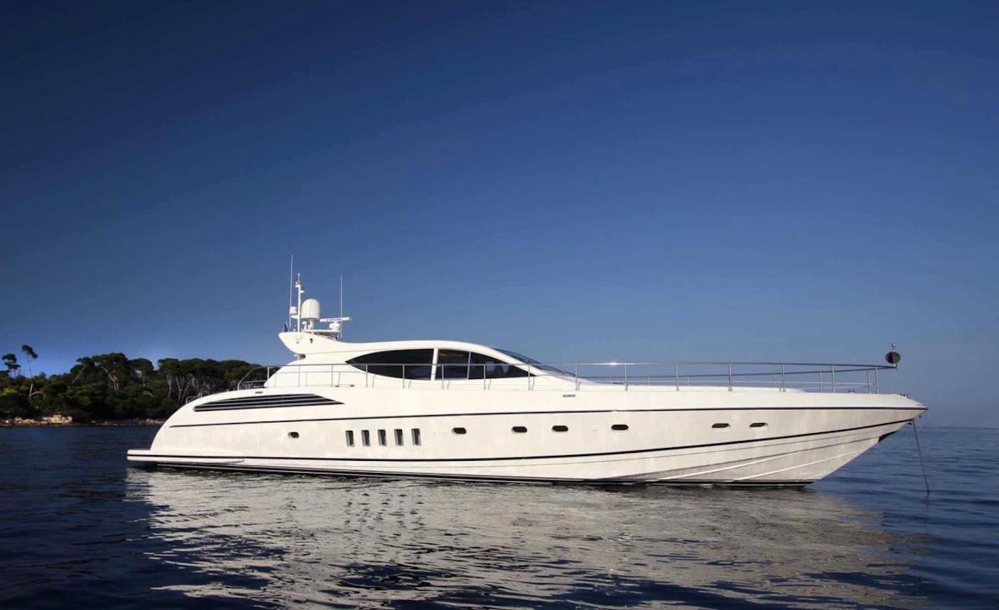 Luxury yacht Cristal One.jpg
