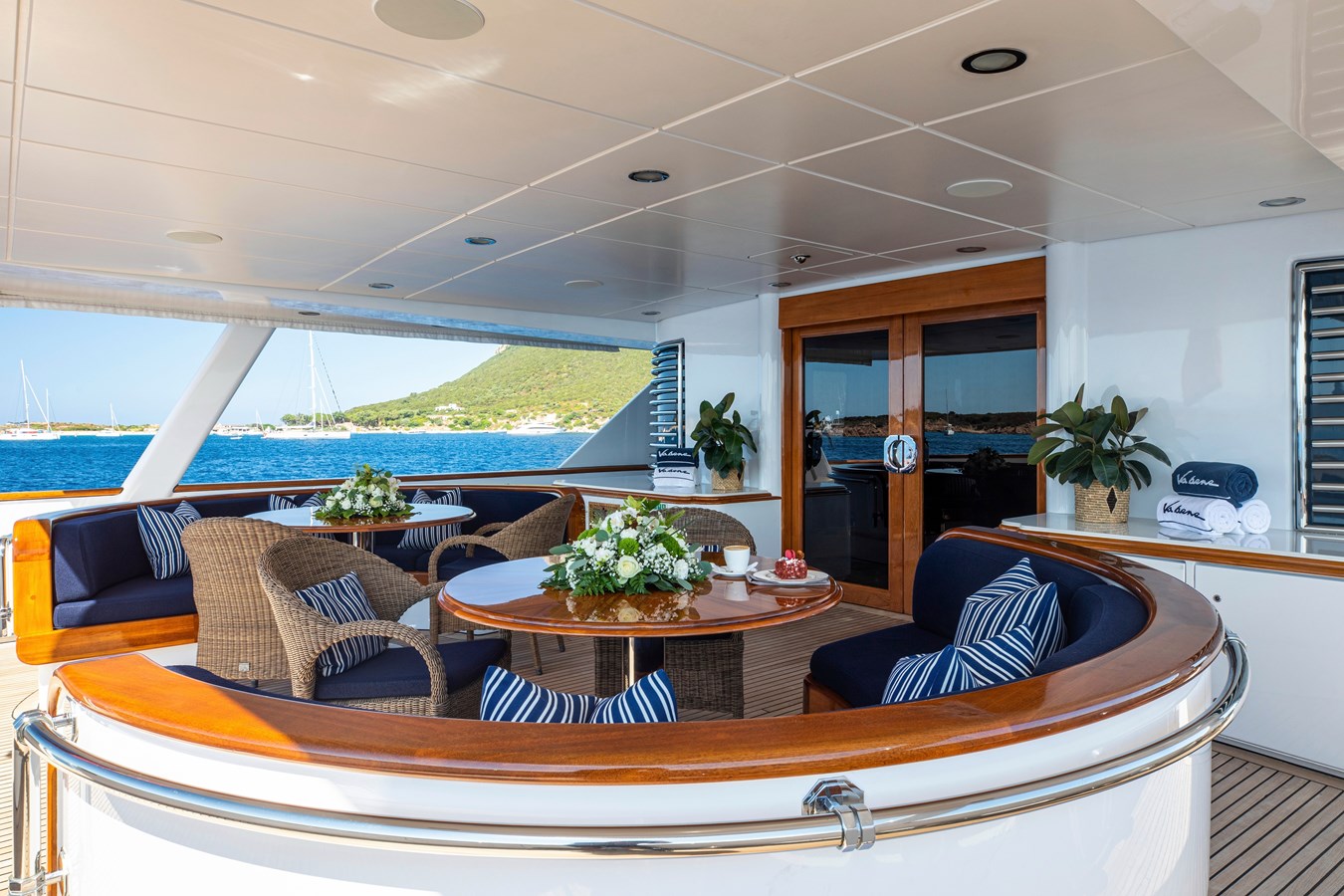 Main aft deck dining.jpg