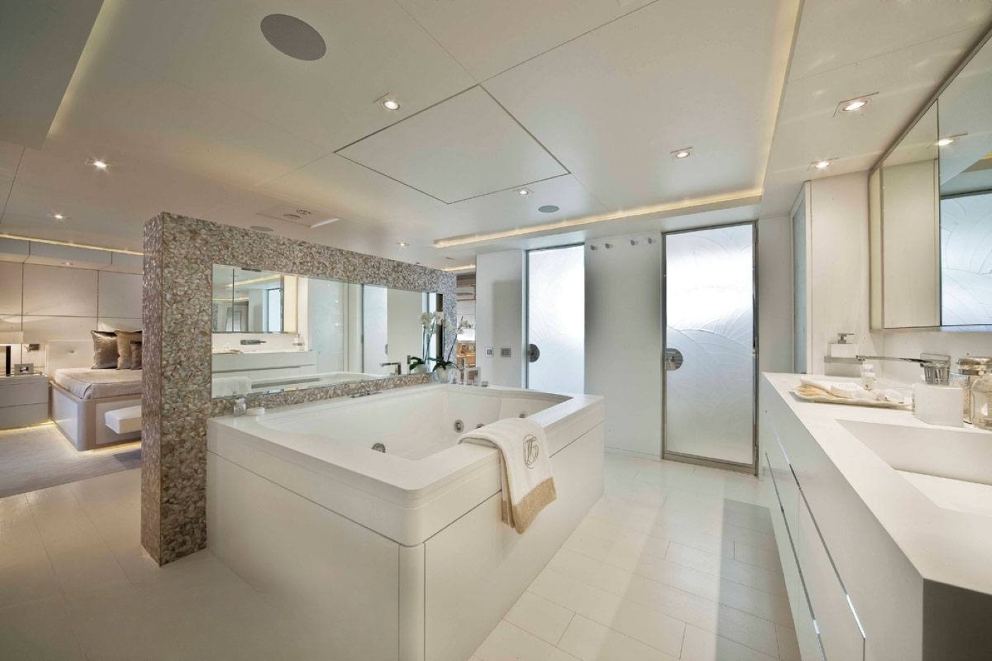 Master Bathroom 012.jpg