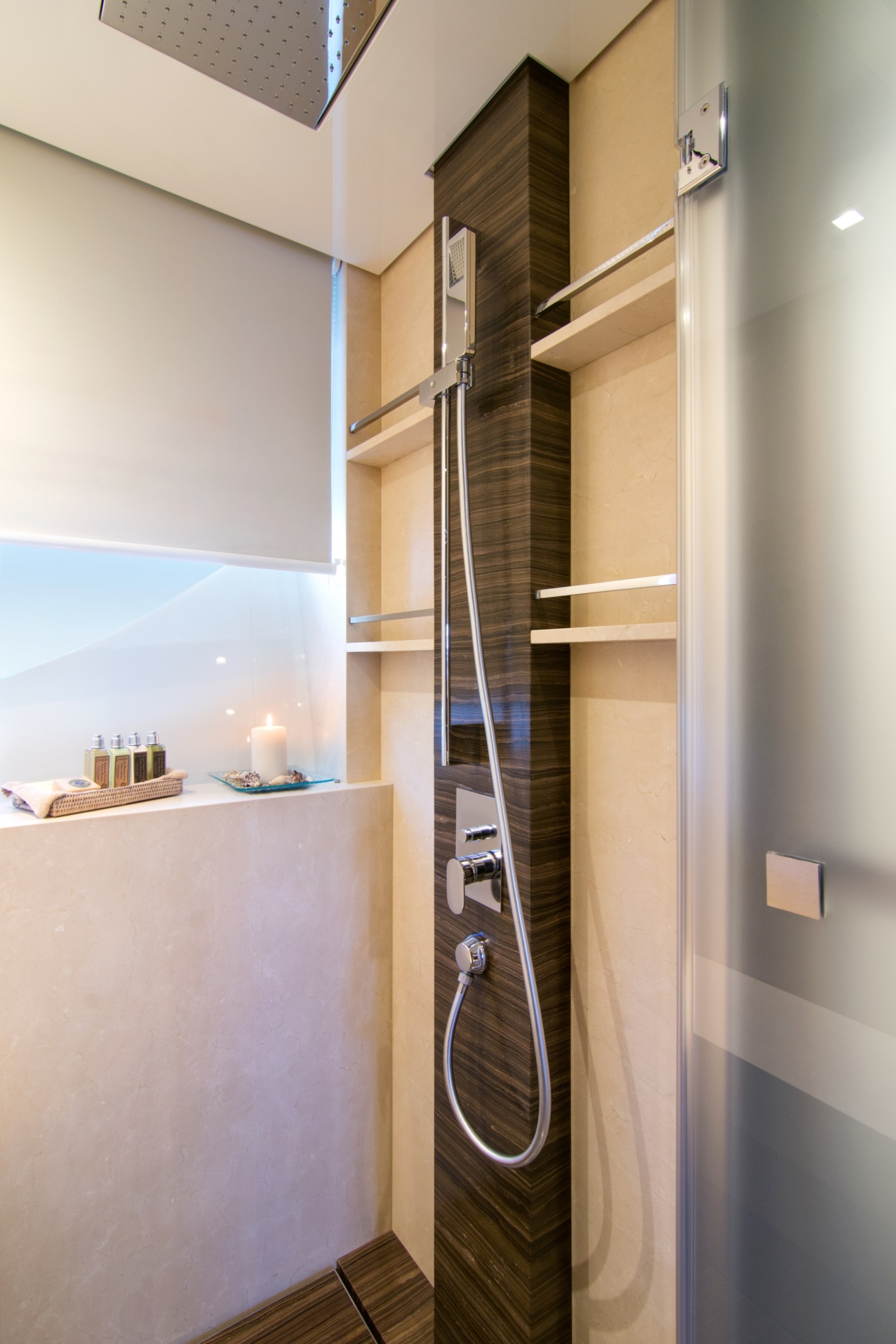 Master shower.jpg