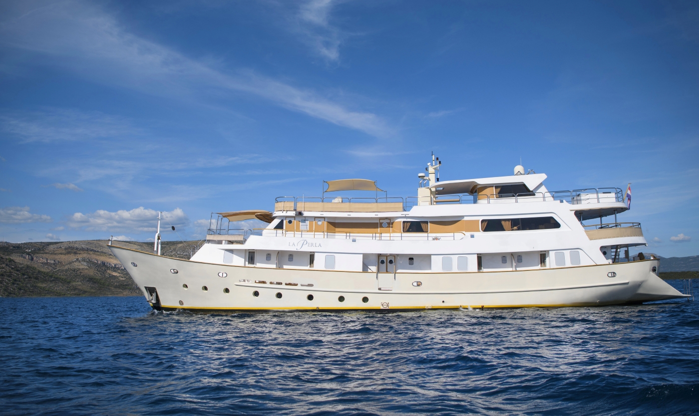 Motor Yacht LA PERLA.jpg