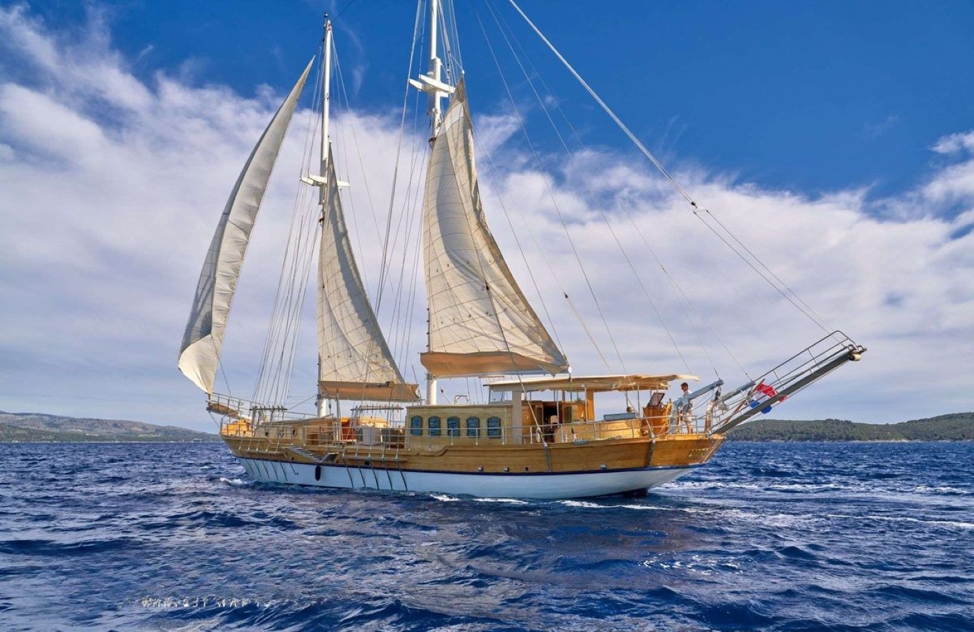 Motor Yacht LIBRA.jpg