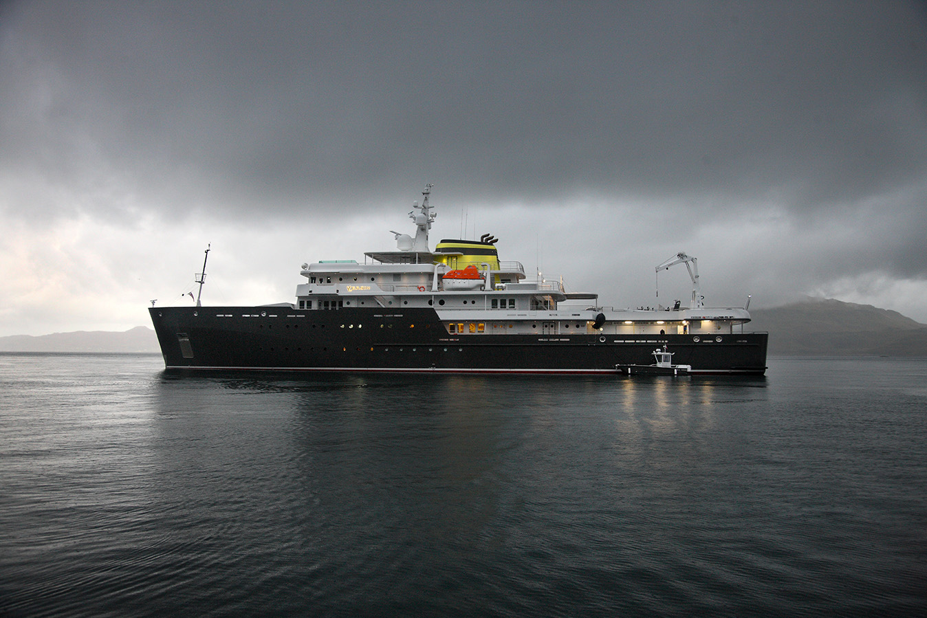 Motor yacht YERSIN - Photo ©Ameller.jpg