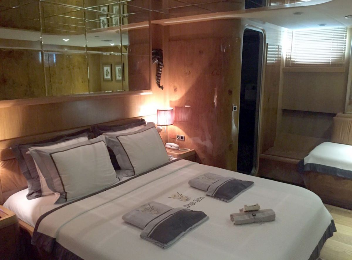 SUHEYLA SULTAN guest suite double.jpg
