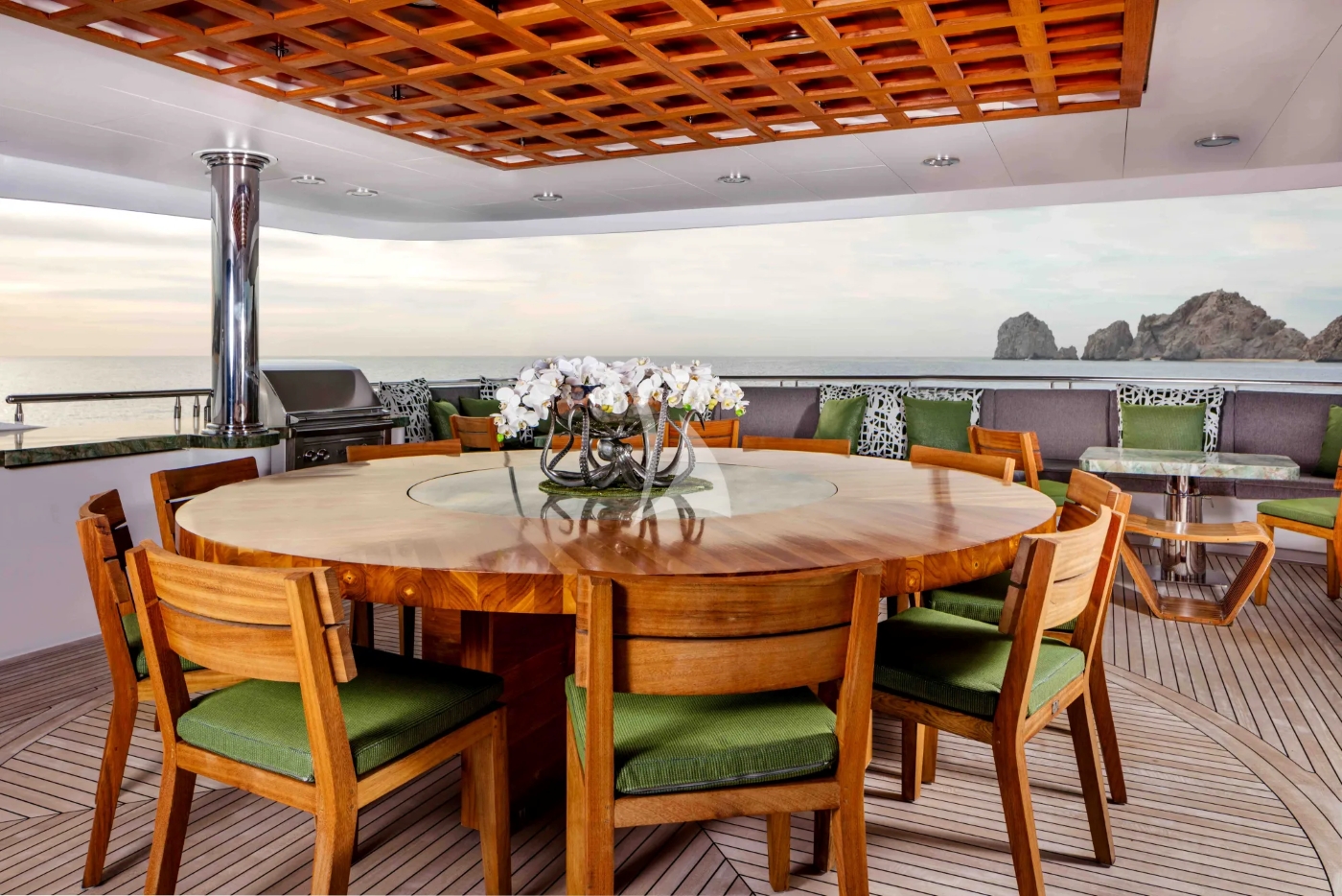 Salon with Sea views 01.jpg
