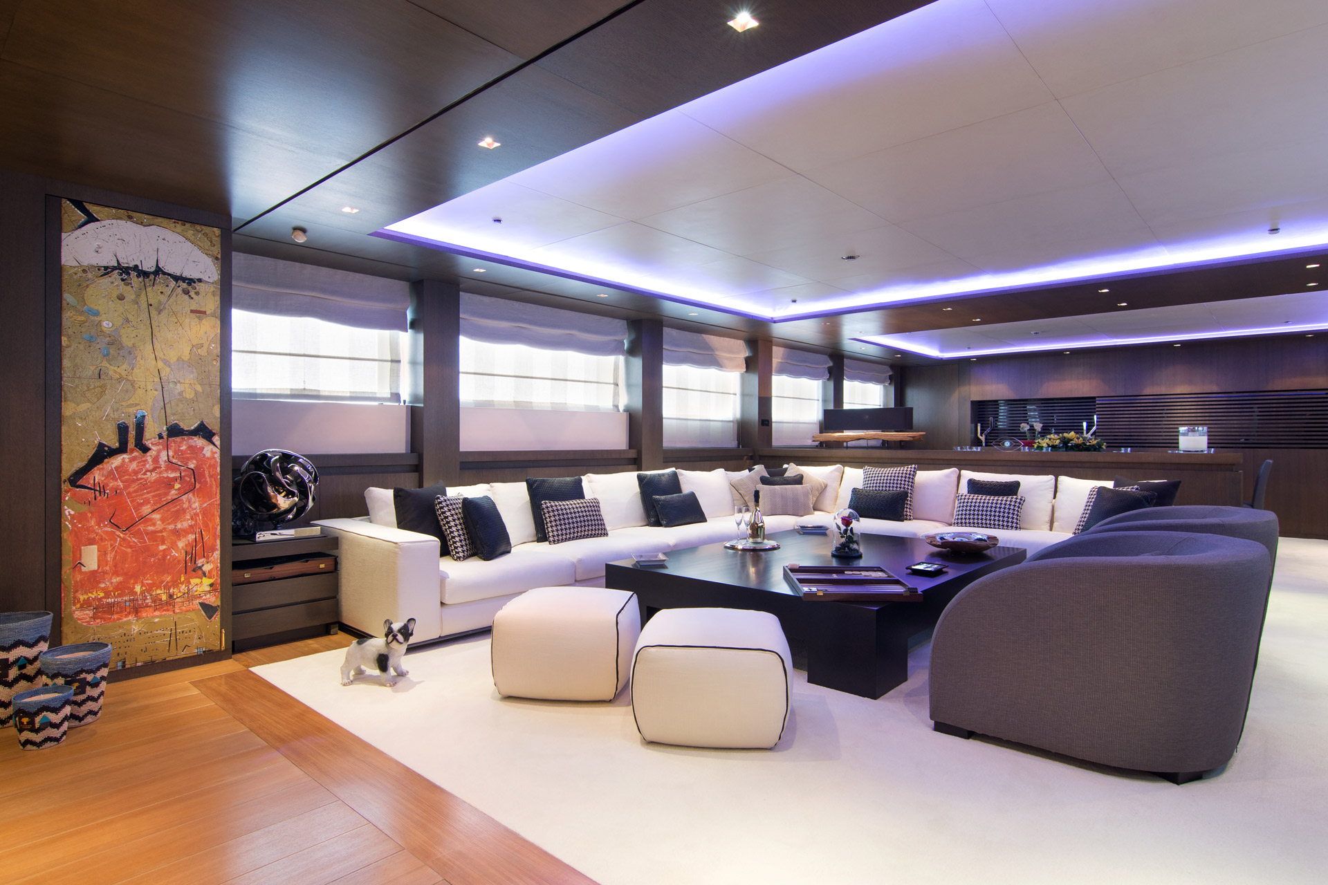 Saloon with large sofa and armchairs.jpg