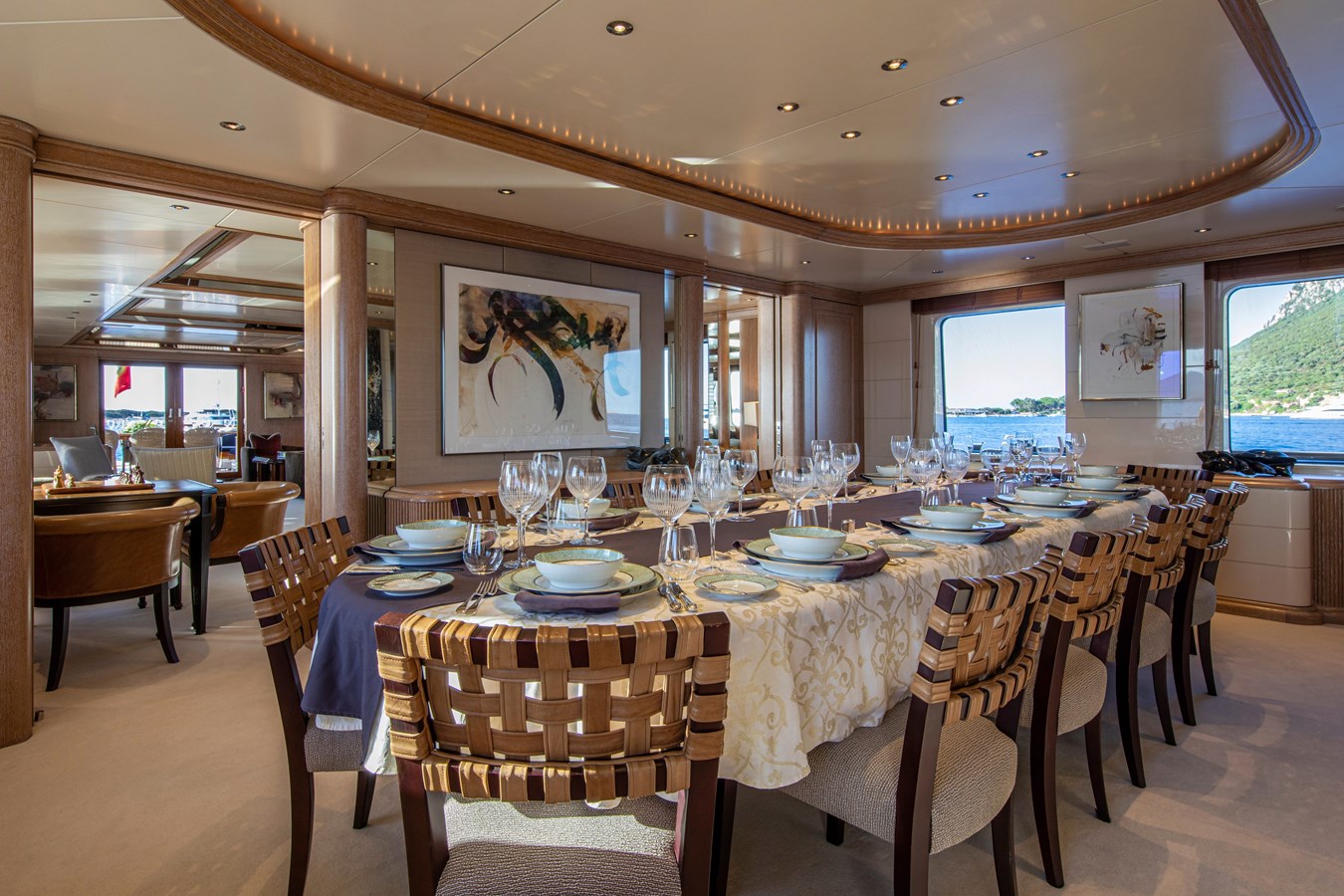 Stunning dining area.jpg