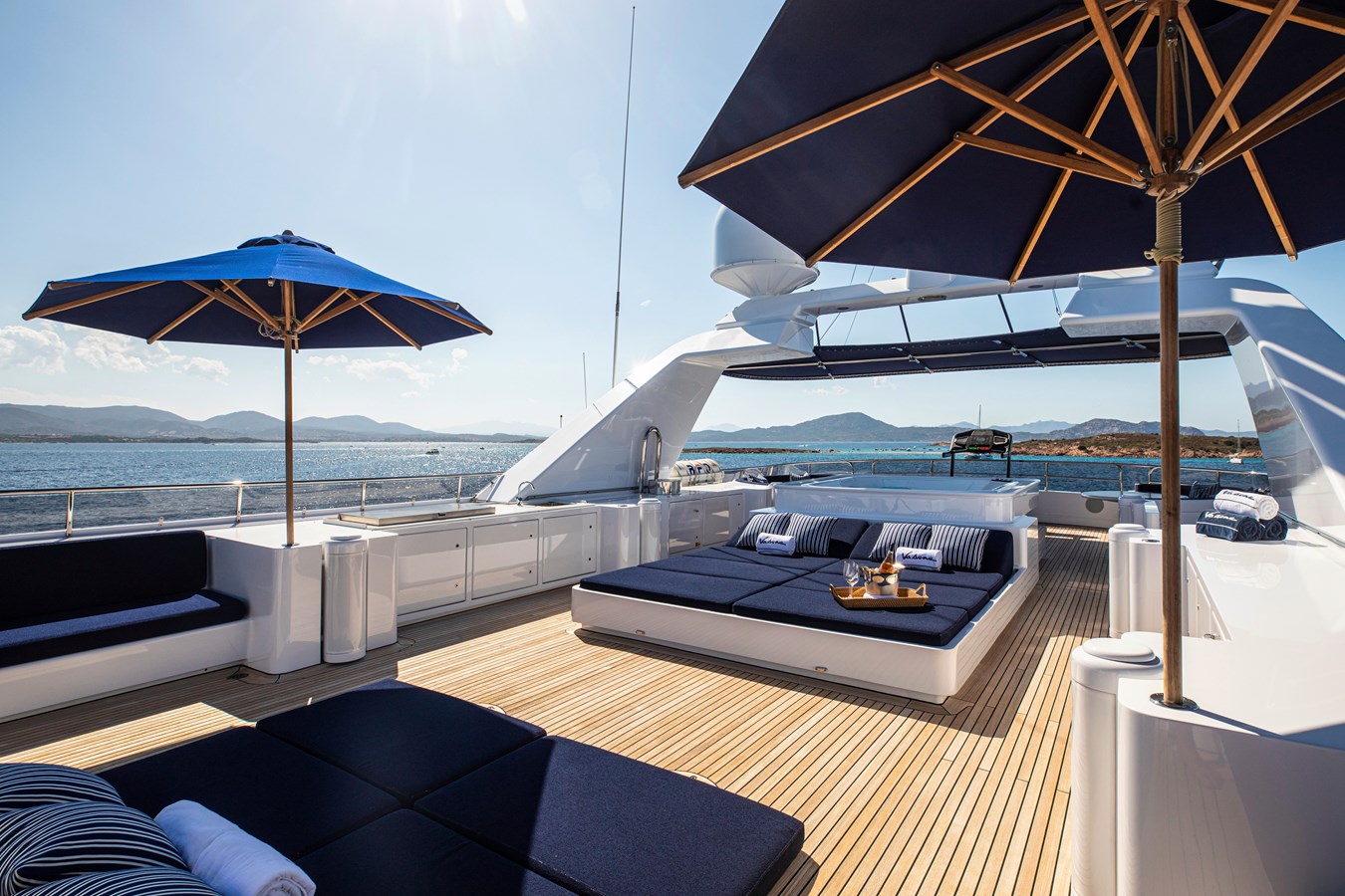 Stunning sundeck.jpg