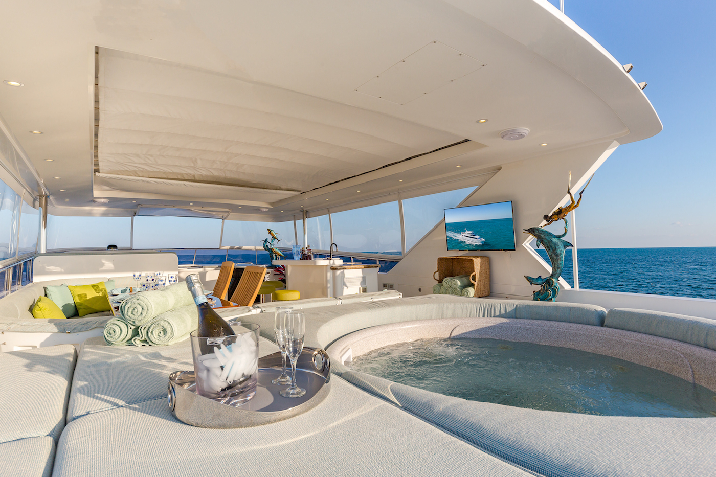 Sun deck Jacuzzi.jpg