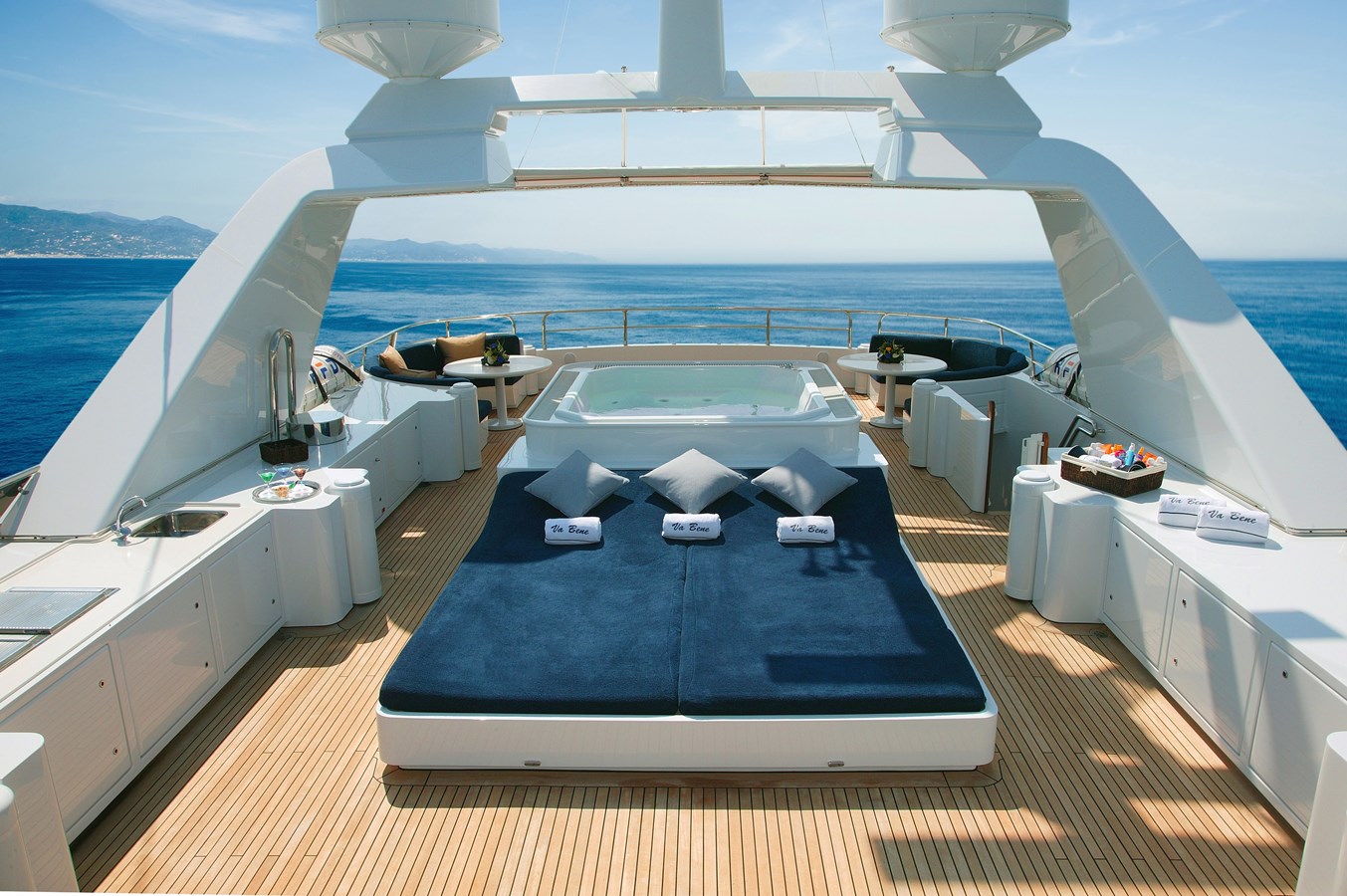 Sundeck loungers and jacuzzi.jpg