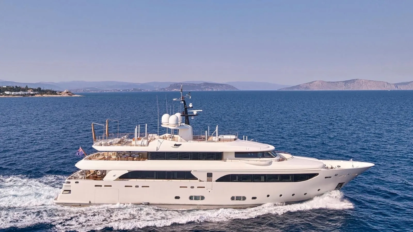 Superyacht PHOTON.jpg