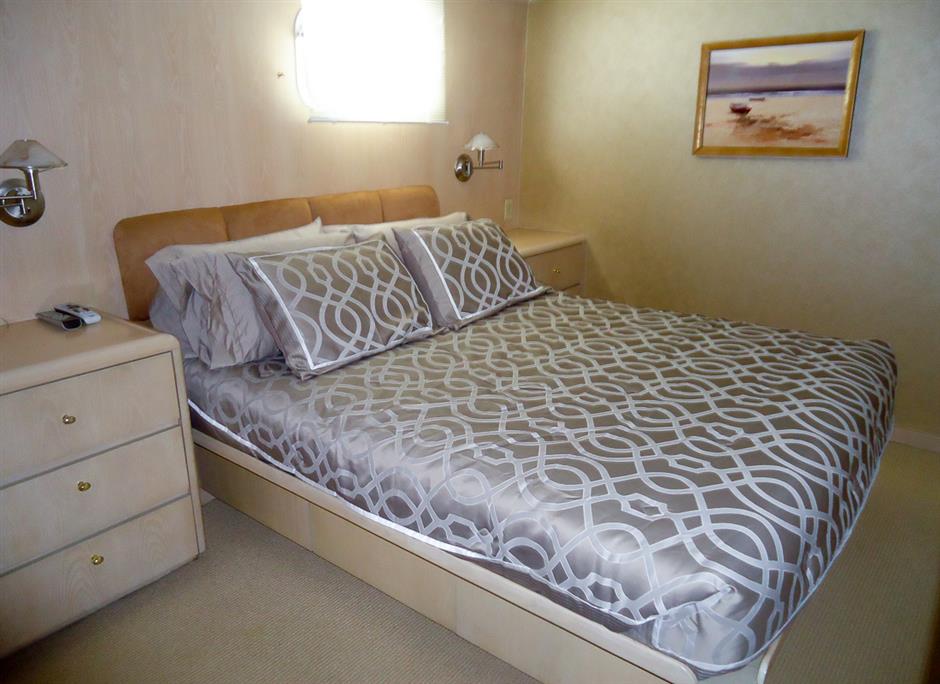 VIP CABIN.jpg