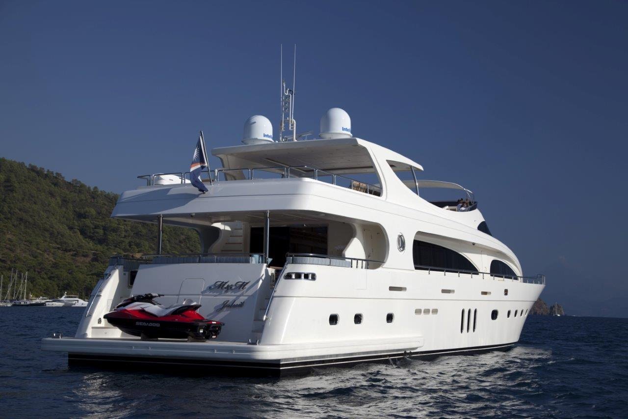 Yacht M & M 4.jpg
