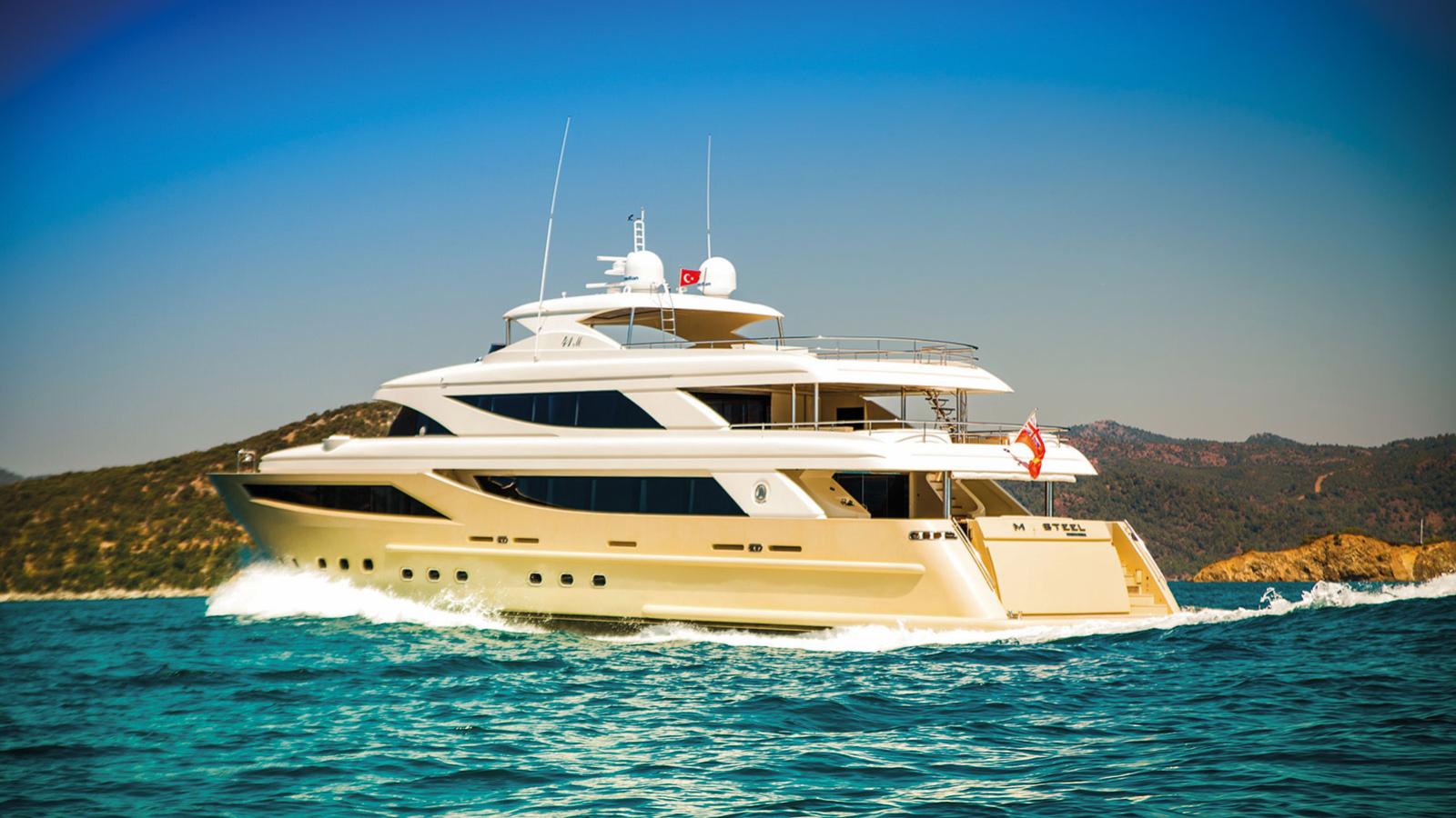 Yacht MY Steel - underway aft.jpg