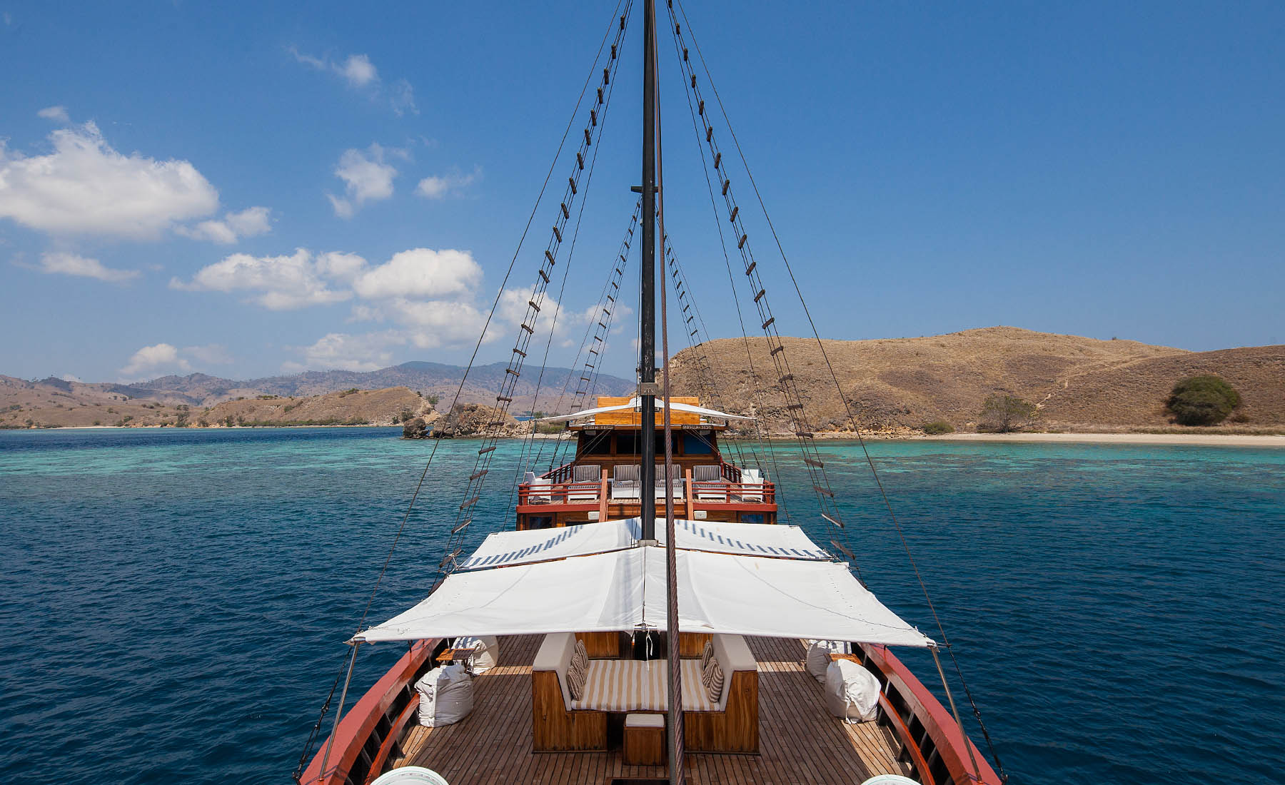 Yacht SAMATA, Indonesia.jpg