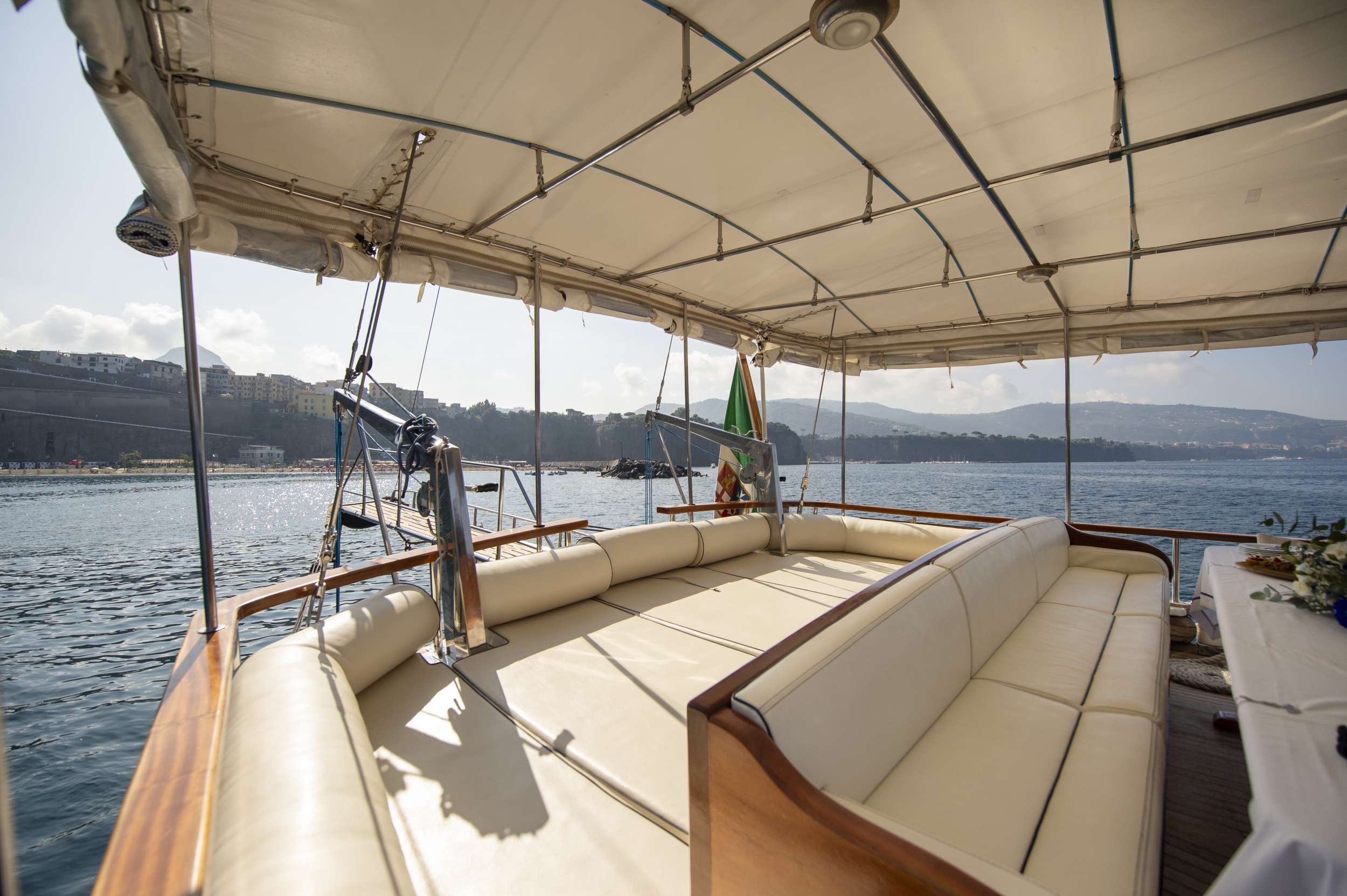 aft deck sunbathing area.jpg