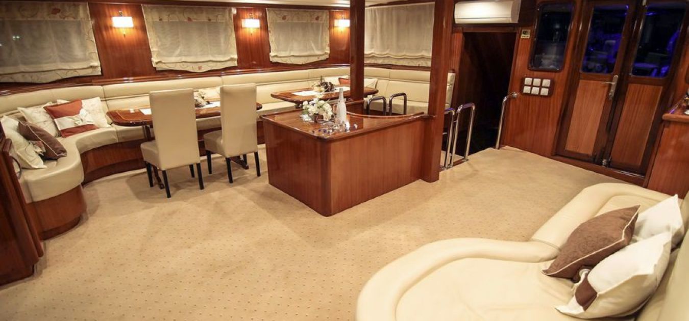 comfortable salon.jpg