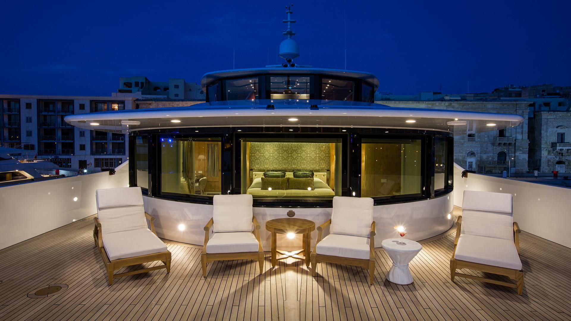 deck lounging options.jpg